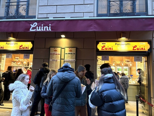 ミラノの超人気揚げピザ店【イタリア】