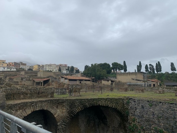 ポンペイと並ぶ世界遺産の遺跡エルコラーノ！貴族的な雰囲気が魅力【イタリア】