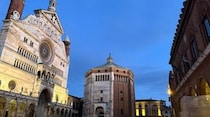 洗練された美しさに包まれるクレモナ旧市街地の夜【イタリア】