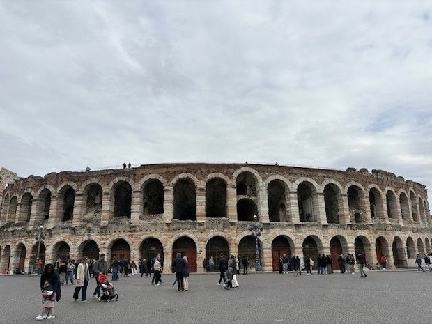 紀元一世紀に建設された円形競技場Verona Arena【イタリア】