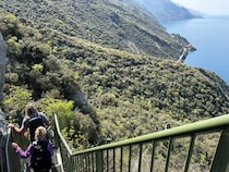 ガルダ湖の断崖に沿った絶景トレイル【イタリア】