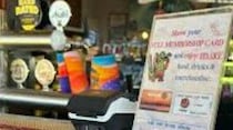 ビールサーバー付近の色鮮やかなグラスホルダー【オーストラリア】