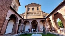 ローマの七つの丘のひとつ、アヴェンティーノにある教会の結婚式【イタリア】