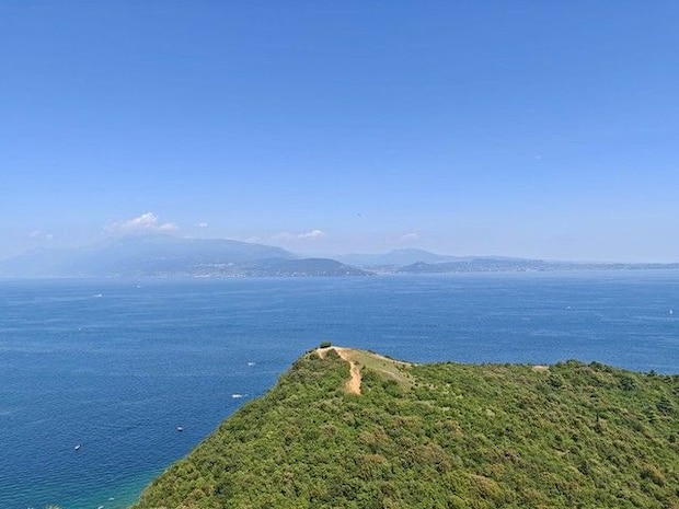 150mの断崖が突き出すPunta Sasso【イタリア】