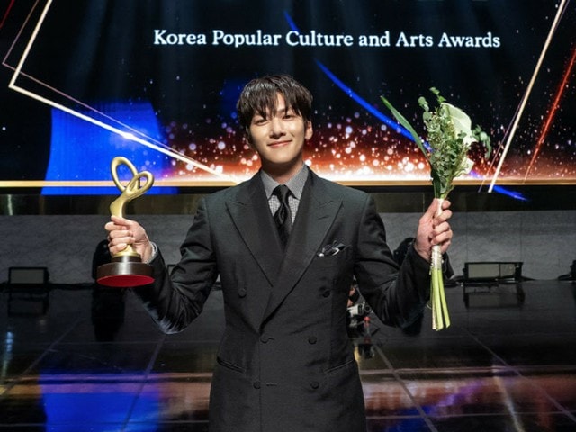 チ・チャンウク、文化体育観光部長官賞を受賞 韓国を代表する俳優として功績を称える