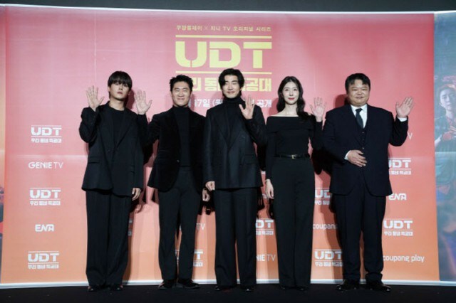 「UDT：僕たちの町の特攻隊」ユン・ゲサン＆チン・ソンギュ、8年ぶりの再会…「犯罪都市」より強力なケミストリー