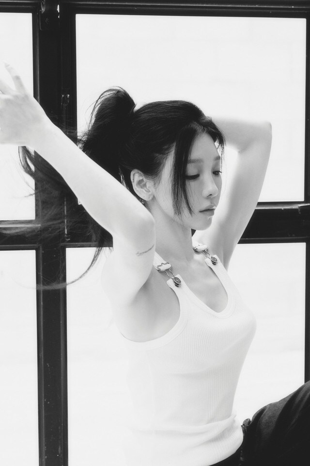 “ソロデビュー10周年”「少女時代」テヨン、コンピレーションアルバム「Panorama」のムードを込めたティージングコンテンツ