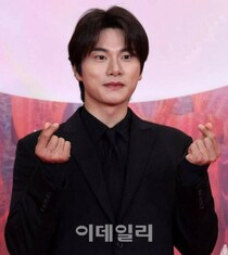 俳優イ・イギョン、「勇敢な刑事たち4」を降板… 「個人的事情で一時席を空ける」