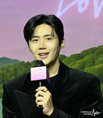 キム・ソンホ、4カ国語を猛特訓「声の割れまで気を配った」…Netflix「恋の通訳、できますか？」制作発表会