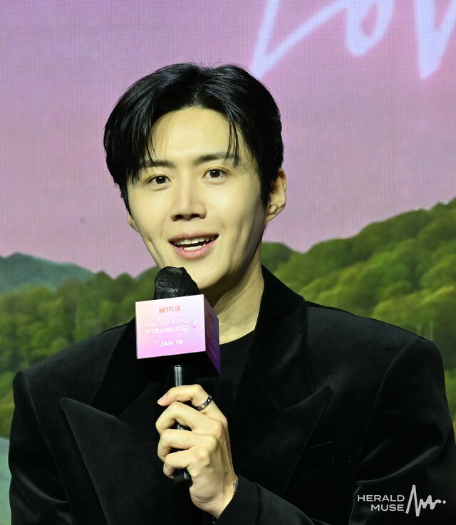 キム・ソンホ、4カ国語を猛特訓「声の割れまで気を配った」…Netflix「恋の通訳、できますか？」制作発表会