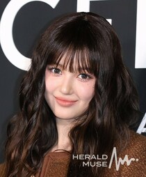 DANIELLE、「NewJeans」を手放せず涙…430億ウォン訴訟の中で心境告白、賛否の声