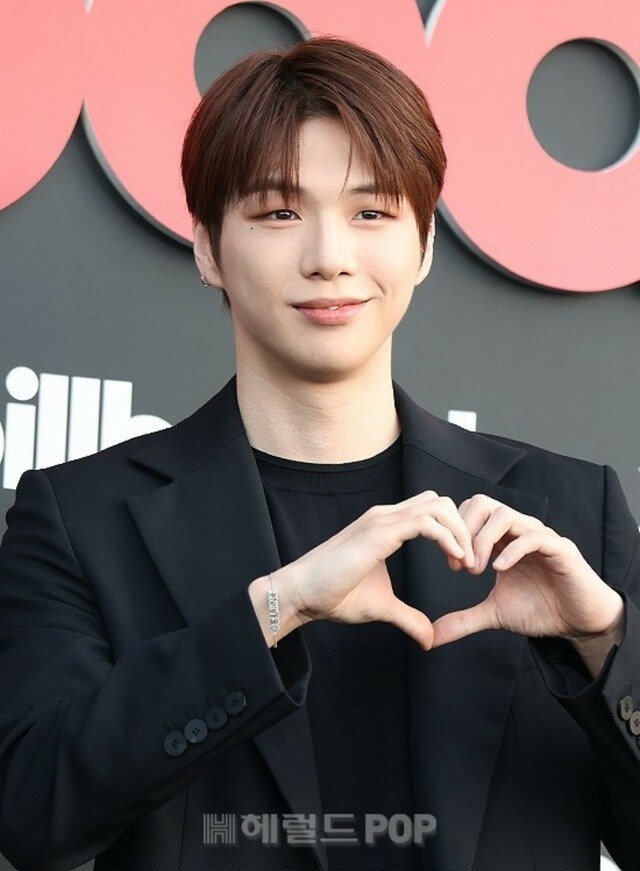 「隠れている僕、見つけてください」カンダニエル、「Wanna One」再結成目前のきょう(9日)入隊