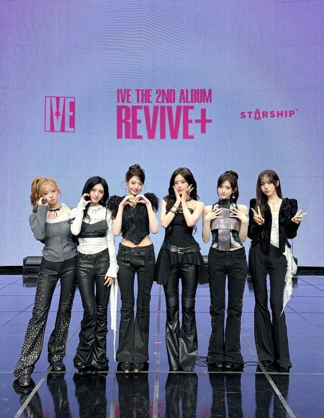 「IVE」、2ndフルアルバム「REVIVE+」でヒットに点火…韓国内音楽チャート1位独占