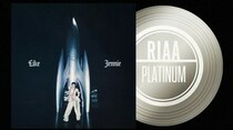 「BLACKPINK」JENNIE、「like JENNIE」で米RIAAのプラチナ認定を追加獲得…圧倒的な活躍