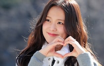 「BLACKPINK」JISOO、家族の論争に厳正に対処…「独立経営体制」