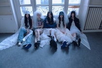「ILLIT」、4thミニアルバム「MAMIHLAPINATAPAI」発売初日にアルバムチャート1位の快挙