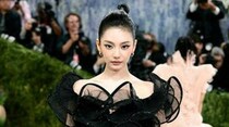 「aespa」KARINA＆NINGNING、「Met Gala」で輝くビジュアル…魅惑的な美しさ
