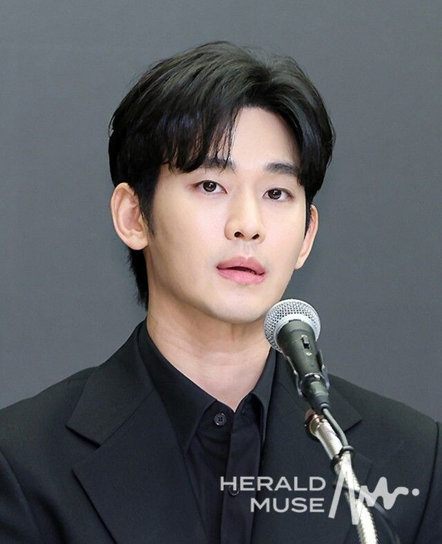 キム・スヒョン巡る疑惑拡散のキム・セウィ氏「キム・セロンさん音声はAI捏造ではない」…きょう拘束審査へ