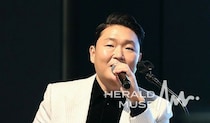 【公式】PSY、睡眠薬代理受領疑惑で検察送致…夏の大型ツアーにも関心集まる