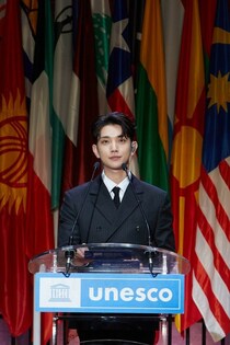 「SEVENTEEN」JOSHUA、ユネスコ本部の演壇へ…青年親善大使の資格で演説