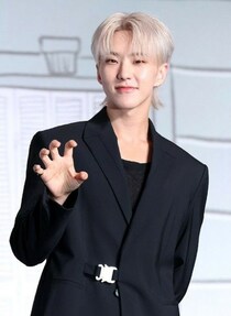 「SEVENTEEN」HOSHI、1億ウォンの寄付が実を結ぶ…ザンビアの公立学校に5教室が完成