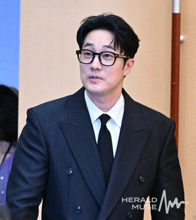 ソ・ジソブ、「主君の太陽」以来13年ぶりのSBS復帰…「故郷のような場所で幸せ」