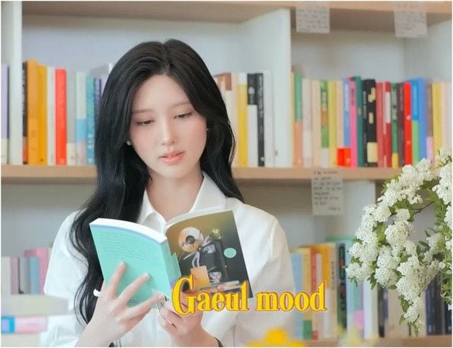 「IVE」ガウル、YouTube個人チャンネルで読書クラブなどのコンテンツを展開