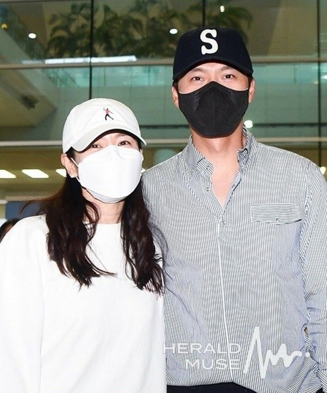 ヒョンビン&ソン・イェジン、息子とLA家族旅行へ…現地で目撃された自然体ショットが話題