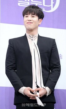 「Block B」ピオ、済州島で交通事故…道路横断中にはねられ病院搬送、命に別状なし