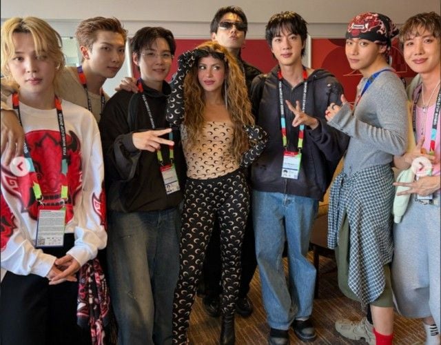 「BTS」、ワールドカップのハーフタイムショー効果で「Dynamite」が再ブレイク…シャキーラとの友情も話題