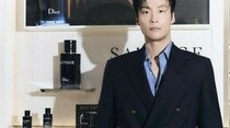 ホ・ナムジュン、「Dior」ビューティを訪問…夏にぴったりの「ソヴァージュ」コレクションを体験