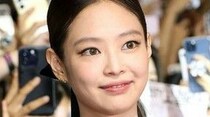 「BLACKPINK」JENNIE、シースルーのスリップだなんて…“目のやり場に困る”破格ファッション