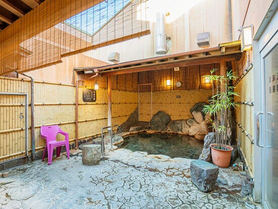 【道後さや天然温泉ゆらら 愛媛/松山市】 地下1,000メートルから湧き出る温泉で至福のひとときを過ごそう。