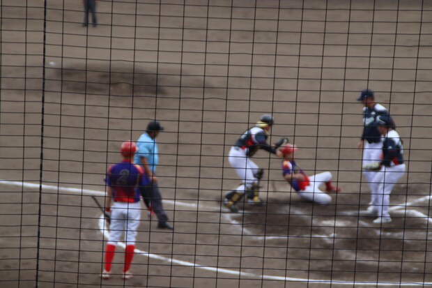 日本スポーツマスターズ大会 軟式野球「愛媛県 対 韓国チーム」の試合の様子