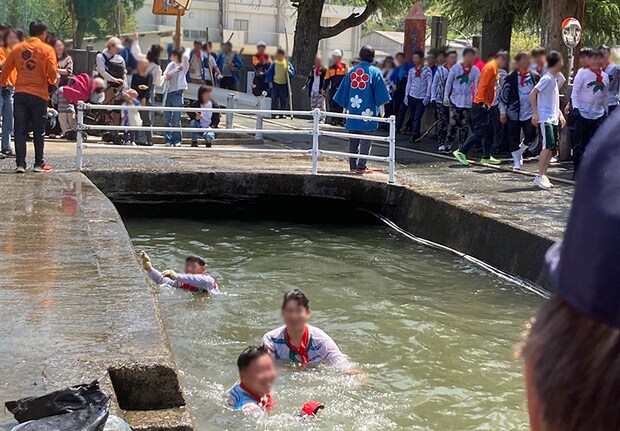 川名津柱松神事