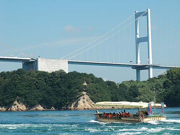 来島海峡遊覧船＆来島海峡大橋塔頂体験