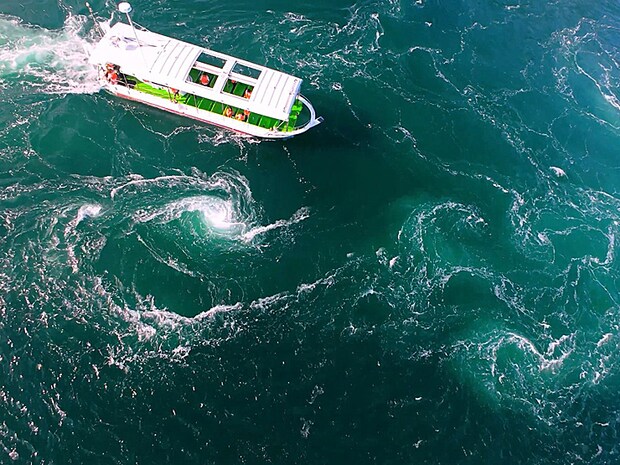来島海峡遊覧船＆来島海峡大橋塔頂体験