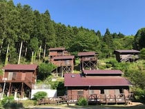 【石鎚ふれあいの里そうめん流し】加茂川のせせらぎと新緑に包まれる夏体験（愛媛/西条市）