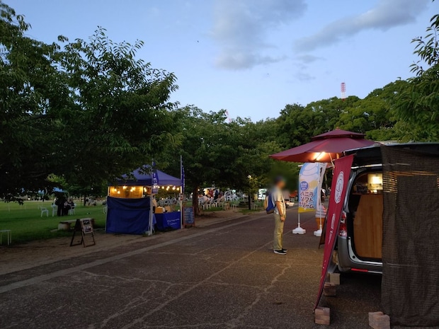 【堀之内夕暮れマルシェ】 夏の夜、城山公園で心地よい夕涼みと美味しいグルメを満喫しよう 【愛媛/松山市】