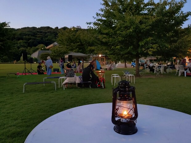 【堀之内夕暮れマルシェ】 夏の夜、城山公園で心地よい夕涼みと美味しいグルメを満喫しよう 【愛媛/松山市】