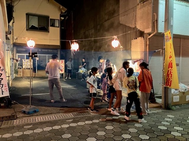 【第39回みなみ夜市＆たそがれコンサート】 夕暮れのみなみ商店街で温もりあふれる夏祭り体験 【愛媛/伊予市】 