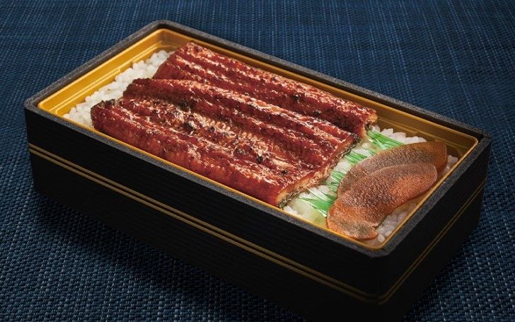 コンビニうな重のレベルを超えた!?ファミマ「上 鹿児島県産うなぎ蒲焼重」を実食!ホロホロ食感に感動