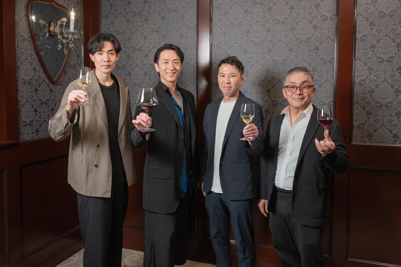 画像: 左から「レカングループ」CBO兼ビバレッジディレクター・近藤佑哉氏、俳優・大貫勇輔氏、「マンダリン オリエンタル 東京」シェフソムリエ・池田大輝氏、「レストラン アピシウス」エグゼクティブソムリエ・情野博之氏