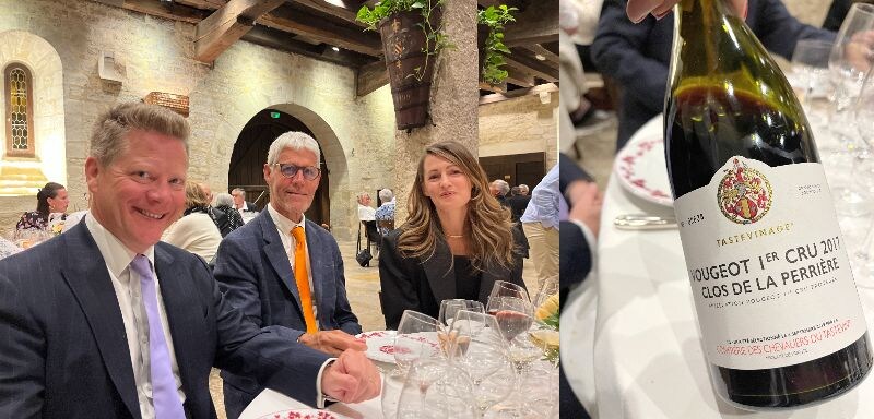 画像: 夕食に招かれたブルゴーニュネゴシアン組合専務 ピエール・グルネル氏ら(左) 『ヴージョ・プルミエ・クリュ クロ・ド・ラ・ペリエール 2017年 タストヴィネ』(右)