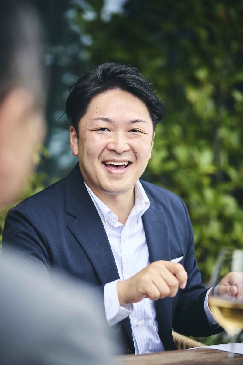 画像: 矢田部 匡且氏Masakatsu YATABE 「東京エディション虎ノ門」ヘッドソムリエ。「パークハイアット東京」「ワイン蔵 Tokyo」「ジャンジョルジュ東京」勤務を経て「ピエール・ガニェ―ル東京」シェフソムリエとして活躍。2020年、ホテルの開業より現職。館内すべてのワインマネジメントに関わる。ASIインターナショナルソムリエ、NAPAVALLEY WINE BEST SOMMELIER AMBASSADOR 2025