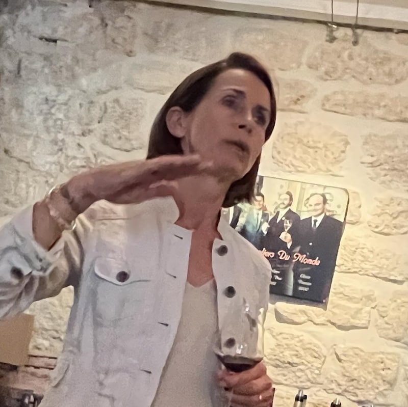 画像: サラ・ルコント・キュヴリエさん-シャトー・ル・クロック支配人