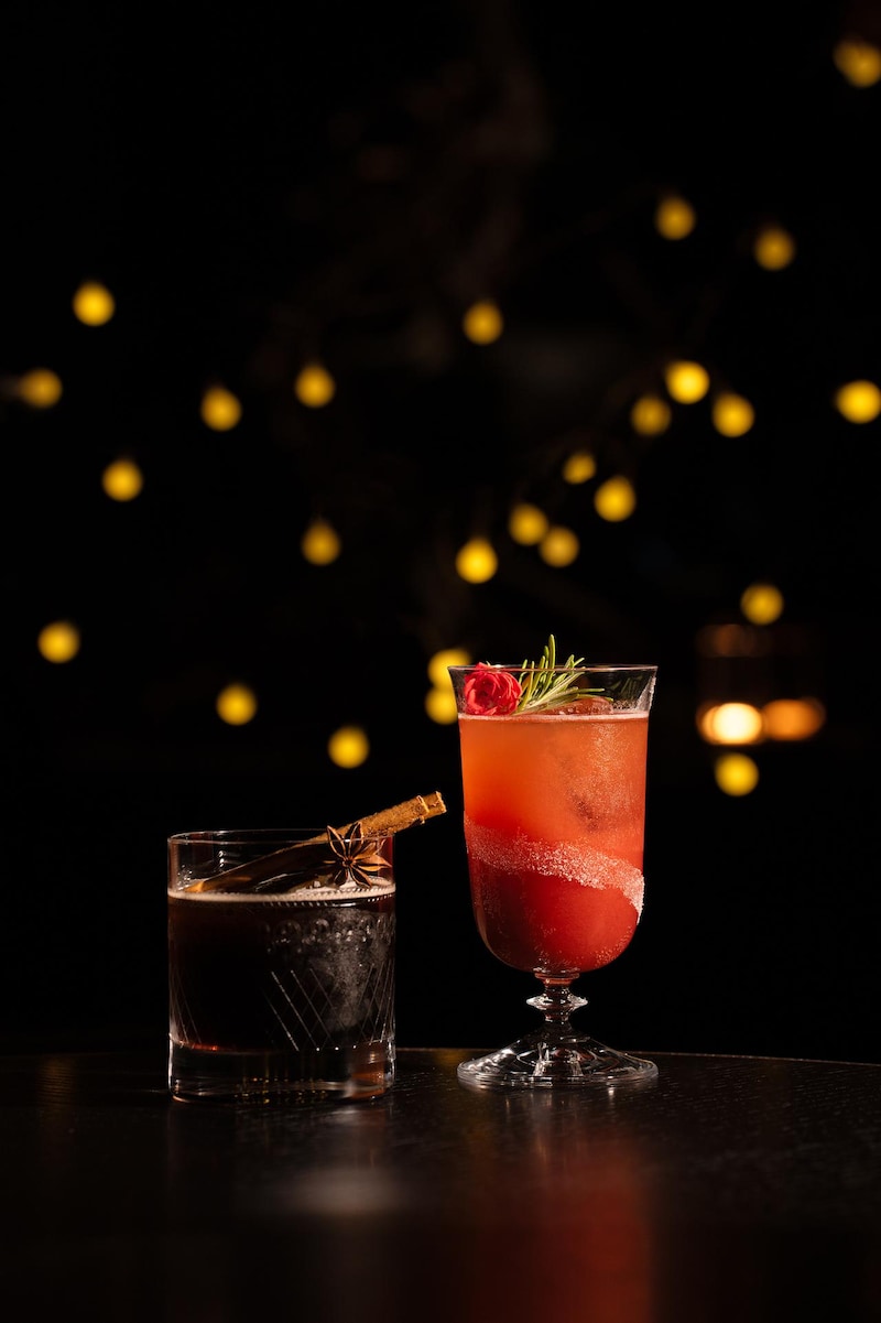 画像: イチゴを使用したオリジナルカクテル「サルート」とスパイスが香る「ブラックノエル」
