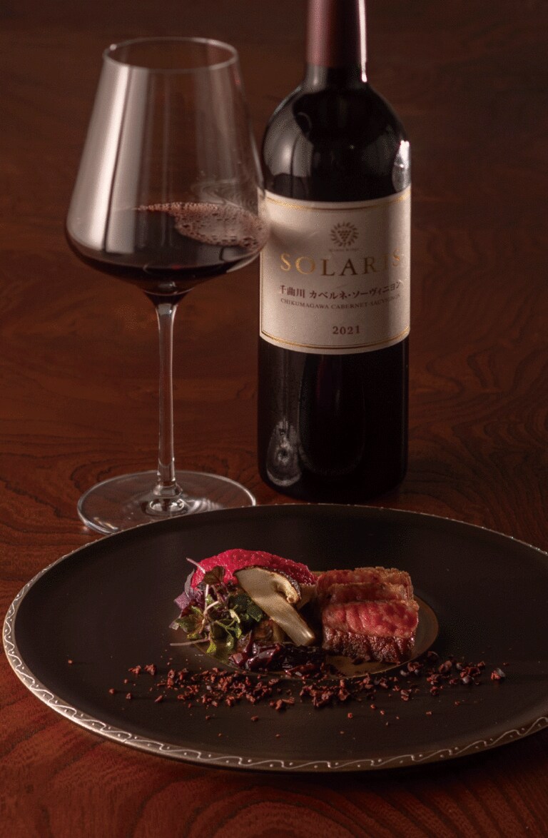 画像: うねめ牛のランプ炭火焼×『ソラリス 千曲川カベルネ・ソーヴィニヨン』