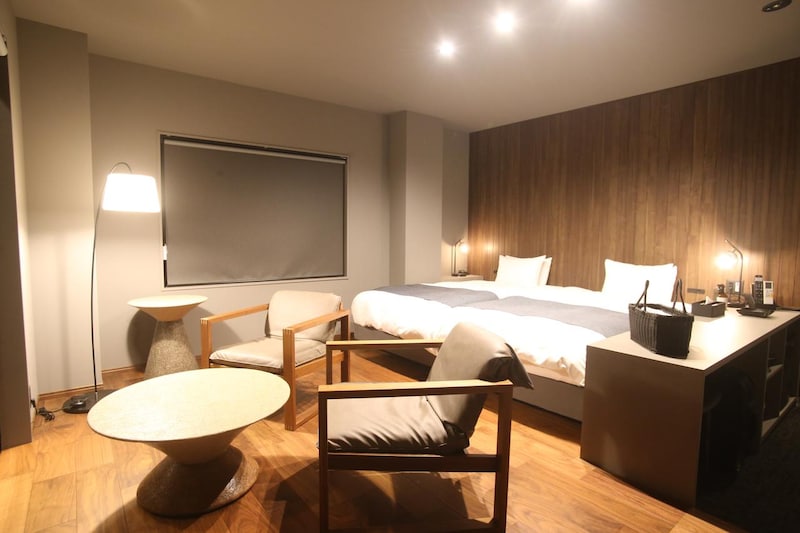 画像: 写真の洋室のほか、畳スペースもある和洋室、サイクルスタンドがあるサイクリングルームなども