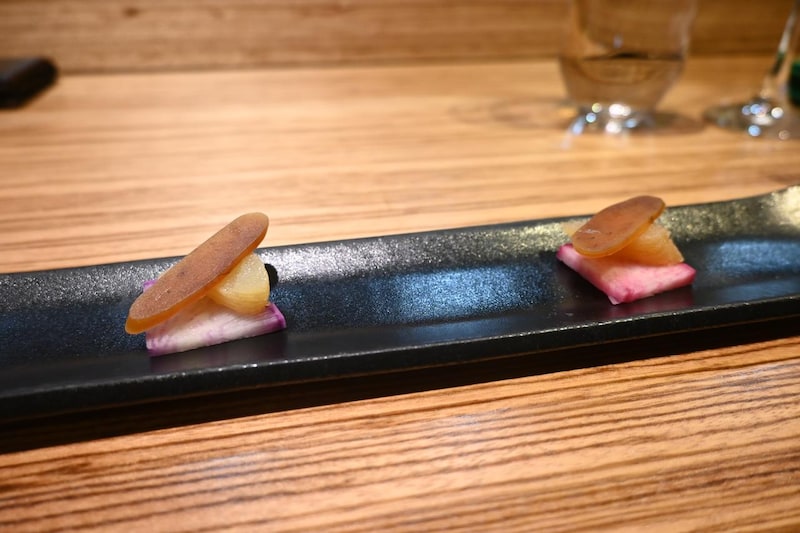 画像: 「薄シェフ特製 からすみ京むらさき大根と京ざくら大根」